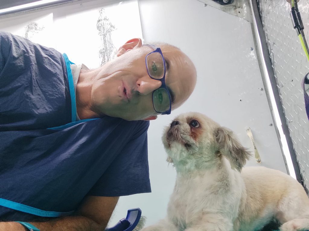 קצוץ קצוץ, המספרה הניידת שמפנקת את כלבי חיפה והקריות